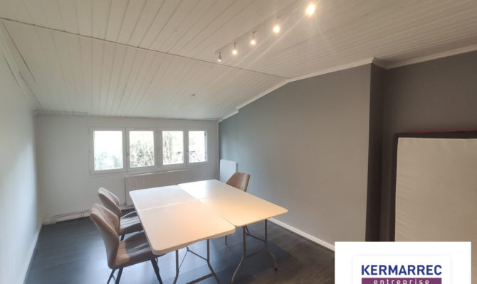 location Bureaux 77.00 m²