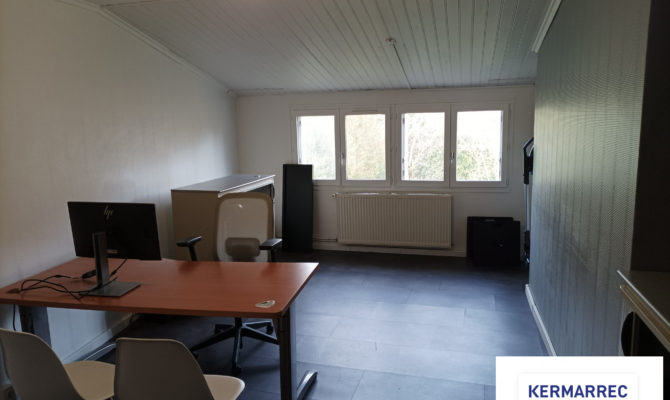 location Bureaux 77.00 m²