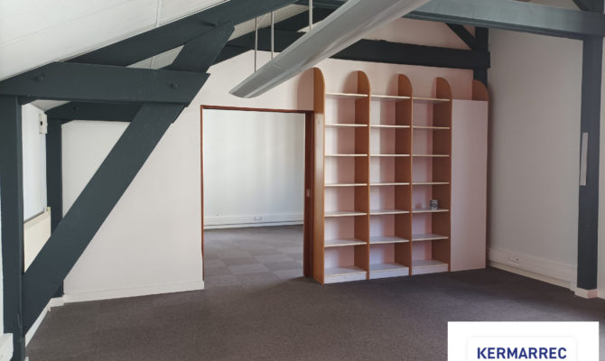 location Bureaux 135.00 m²