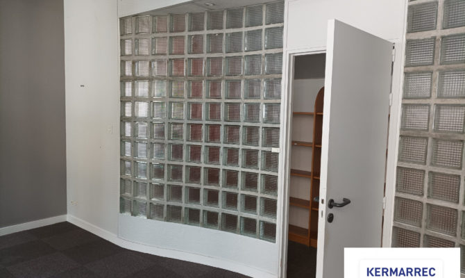location Bureaux 135.00 m²