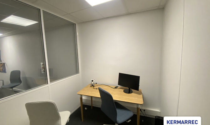 location Bureaux 240.00 m²