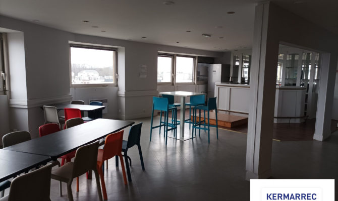 location Bureaux 130.00 m²