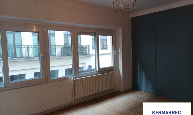 location Bureaux 136.00 m²