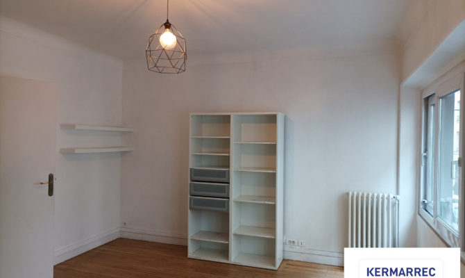 location Bureaux 136.00 m²