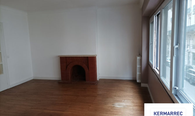 location Bureaux 136.00 m²