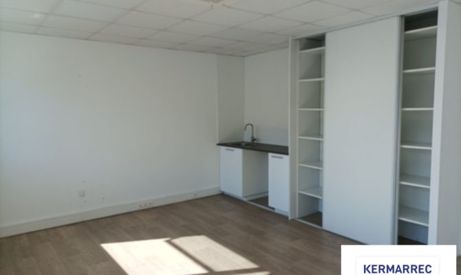 location Bureaux 135.00 m²