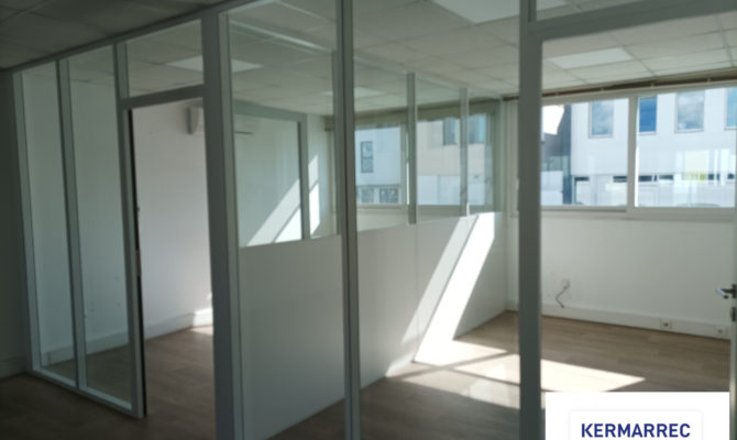 location Bureaux 135.00 m²