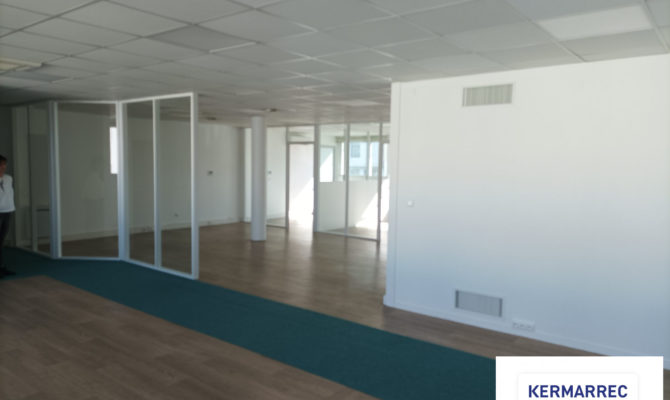 location Bureaux 135.00 m²