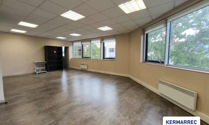 achat Bureaux 215.00 m²