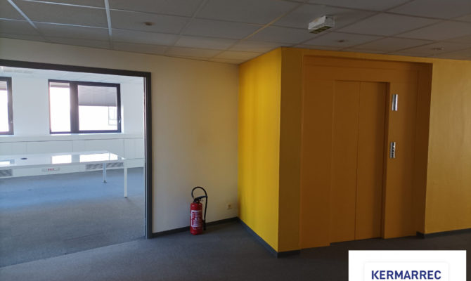location Bureaux 359.00 m²