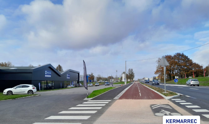 location Local d'activité 150.00 m²