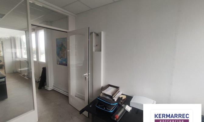 location Bureaux 150.00 m²