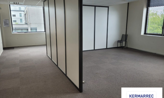 location Bureaux 81.00 m²