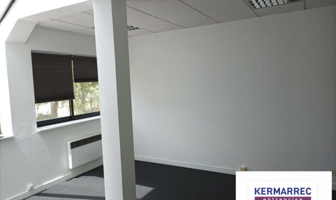 location Bureaux 77.00 m²
