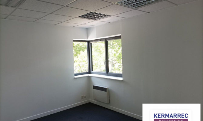 location Bureaux 77.00 m²