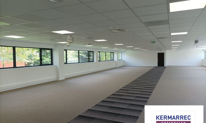 location Bureaux 383.00 m²