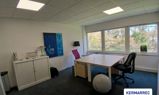 location Bureaux 141.90 m²