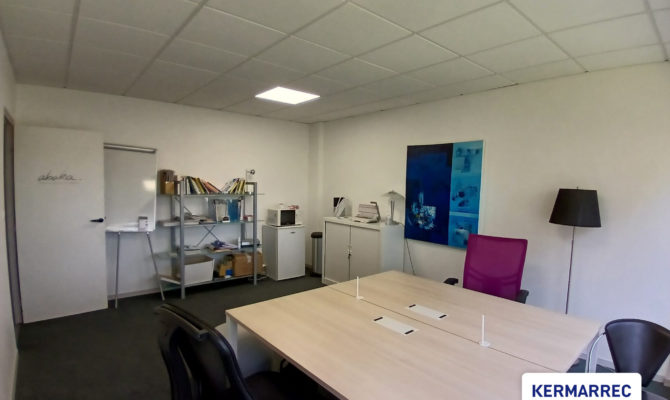 location Bureaux 141.90 m²