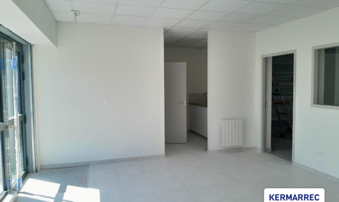 location Local d'activité 350.00 m²