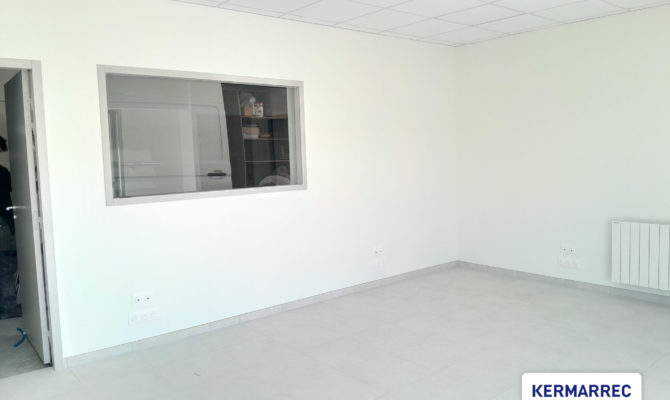 location Local d'activité 350.00 m²