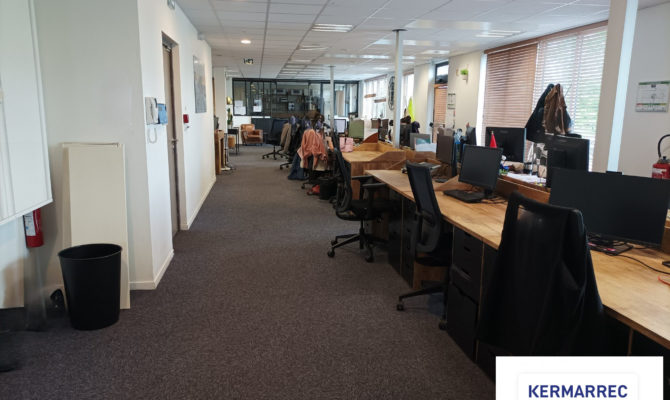 location Bureaux 330.00 m²