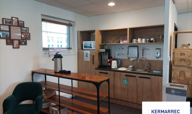 location Bureaux 330.00 m²