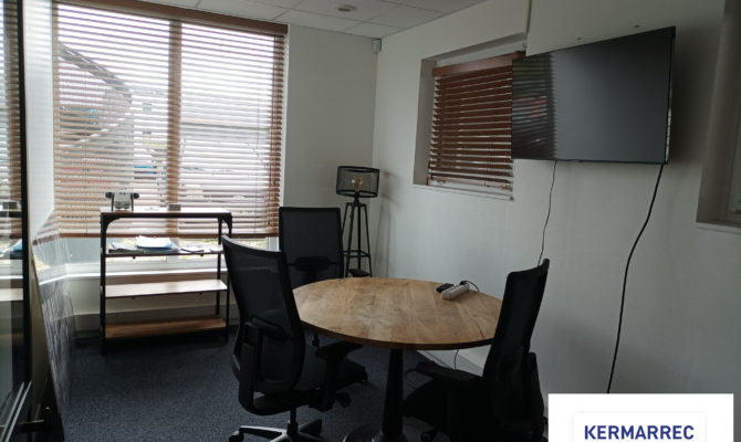 location Bureaux 330.00 m²