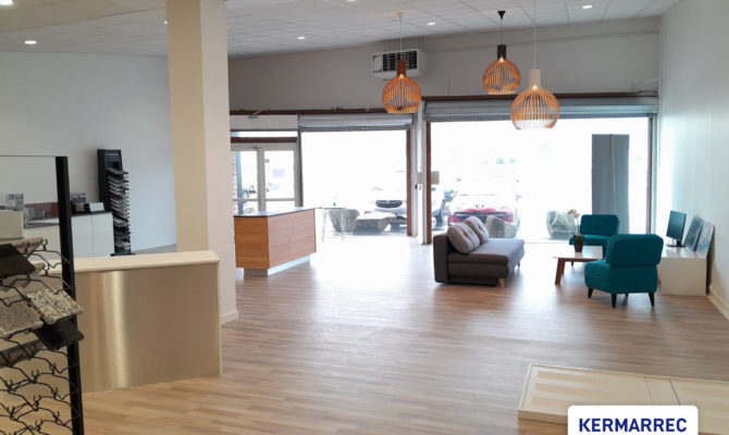 location Local d'activité 250.00 m²