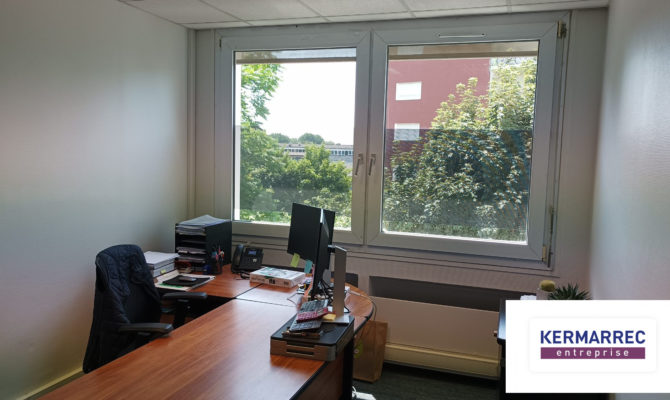 location Bureaux 142.00 m²