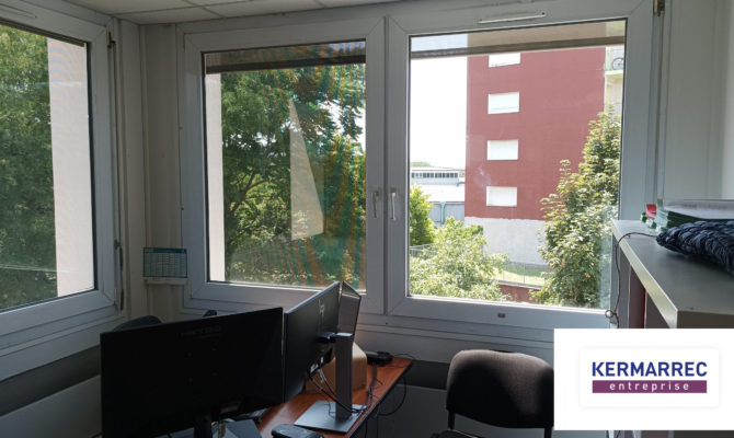 location Bureaux 142.00 m²
