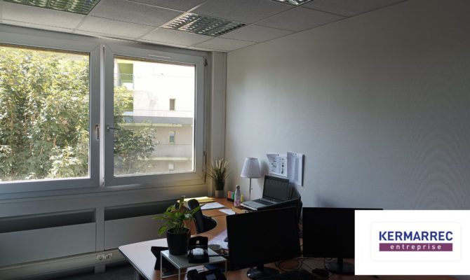 location Bureaux 142.00 m²
