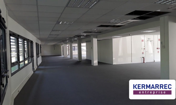 location Bureaux 359.00 m²