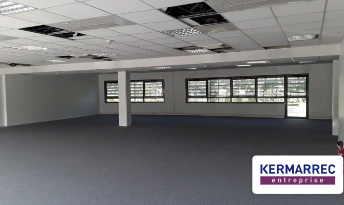 location Bureaux 359.00 m²