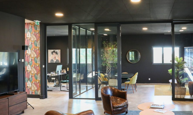 location Bureaux 416.00 m²