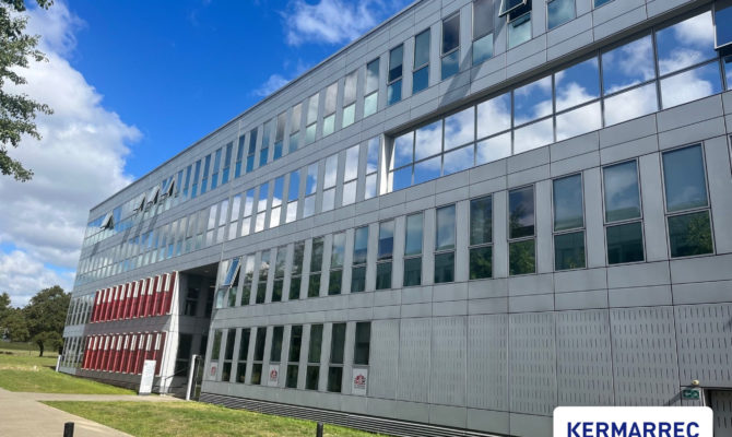 location Bureaux 243.00 m²