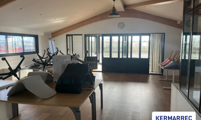 location Bureaux 152.00 m²
