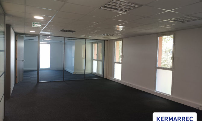 location Bureaux 350.00 m²