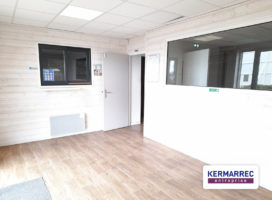 location Local d'activité 2450.00 m² Le Rheu 35