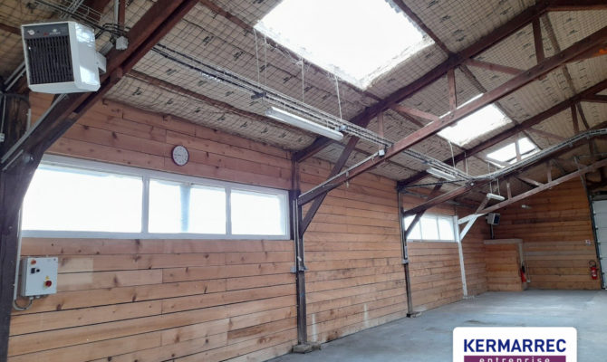 location Local d'activité 2450.00 m²