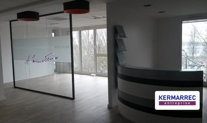 location Bureaux 306.00 m²
