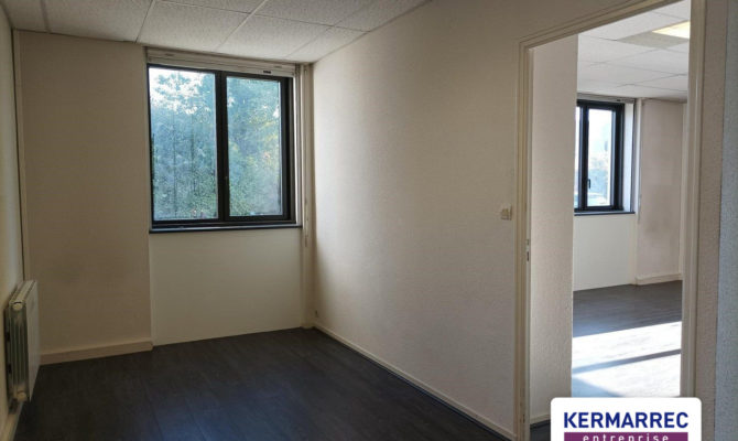 location Bureaux 270.00 m²