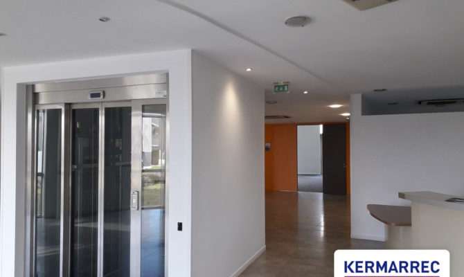 achat Bureaux 2440.00 m²