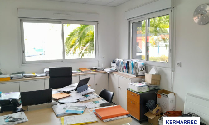 location Local d'activité 320.00 m²