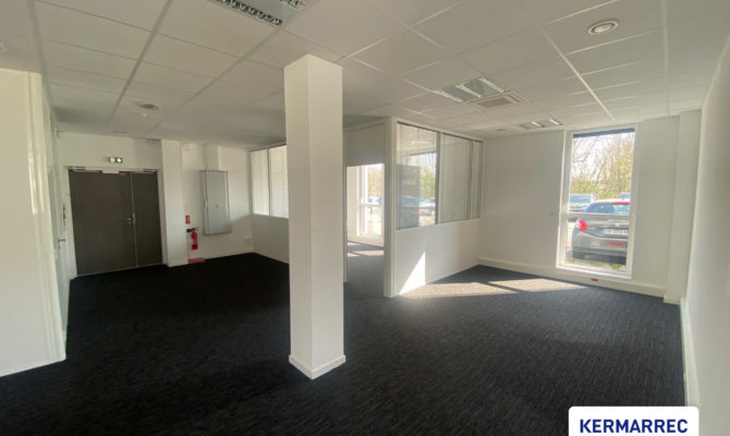 location Bureaux 270.00 m²
