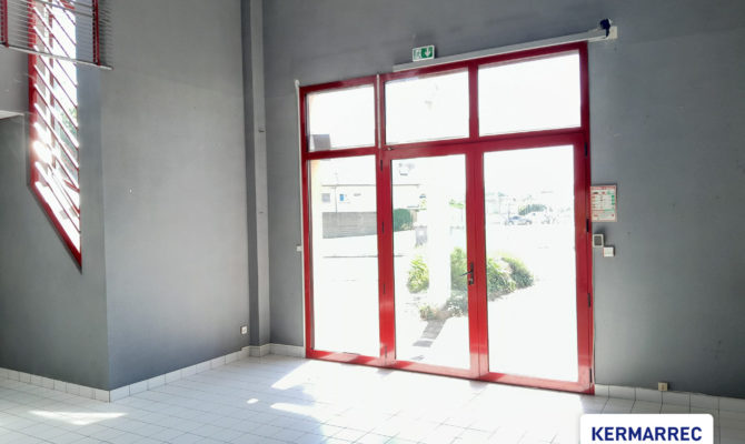 location Local d'activité 400.00 m²