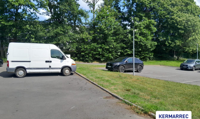 location Local d'activité 140.00 m²