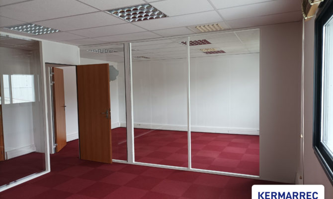 location Bureaux 143.00 m²