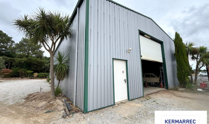 location Local d'activité 288.00 m²