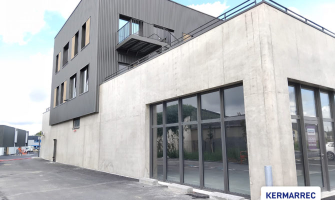 location Local d'activité 370.00 m²