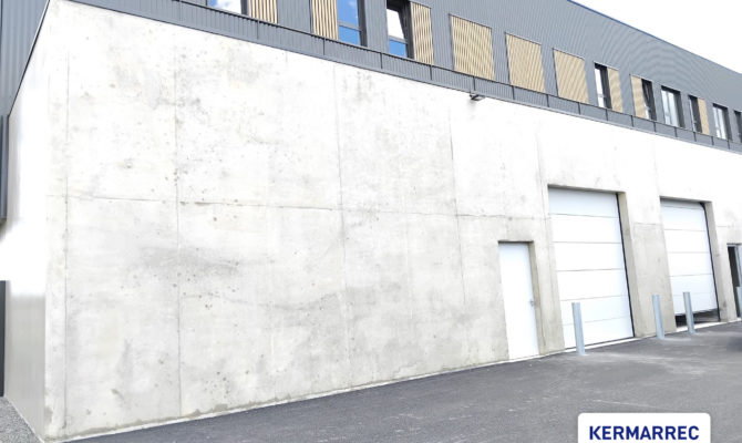 location Local d'activité 370.00 m²